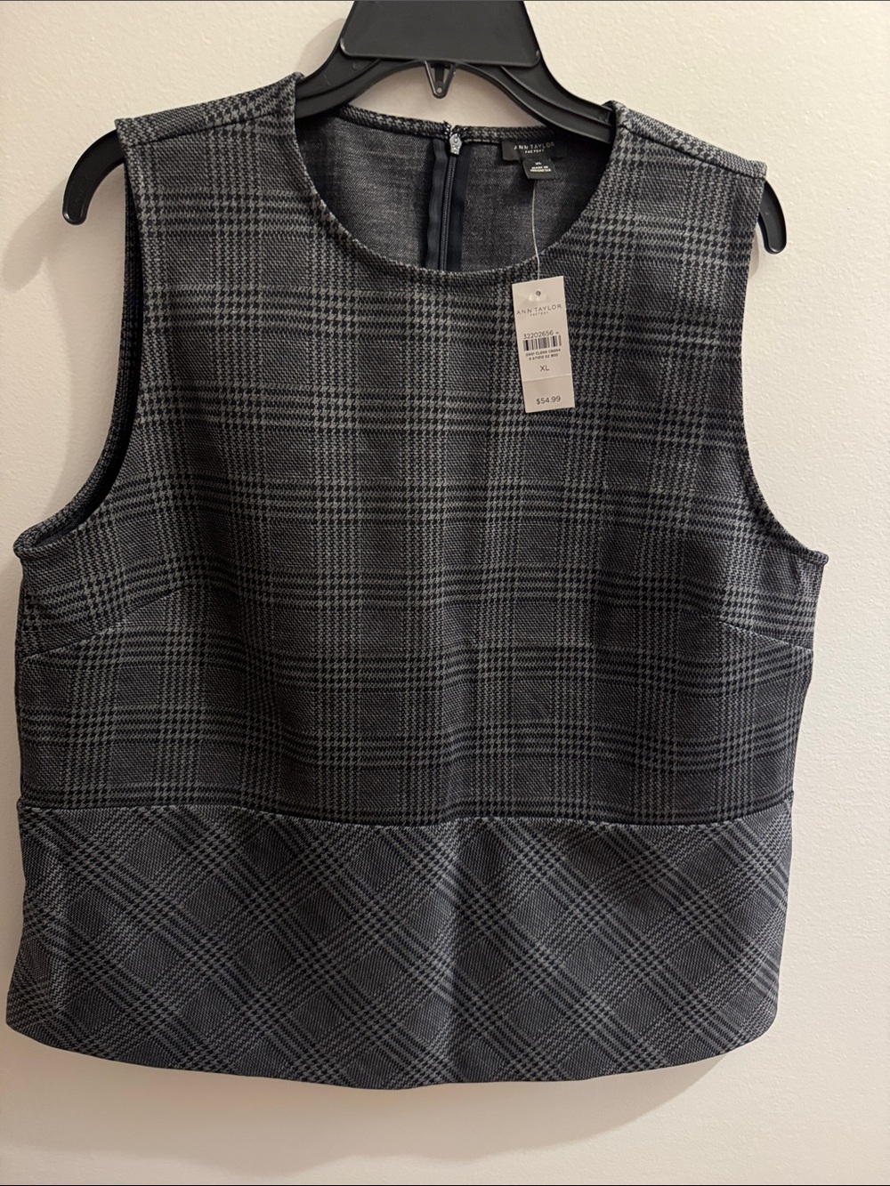 Ann Taylor Gray Plaid Sleeveless Shell Top
